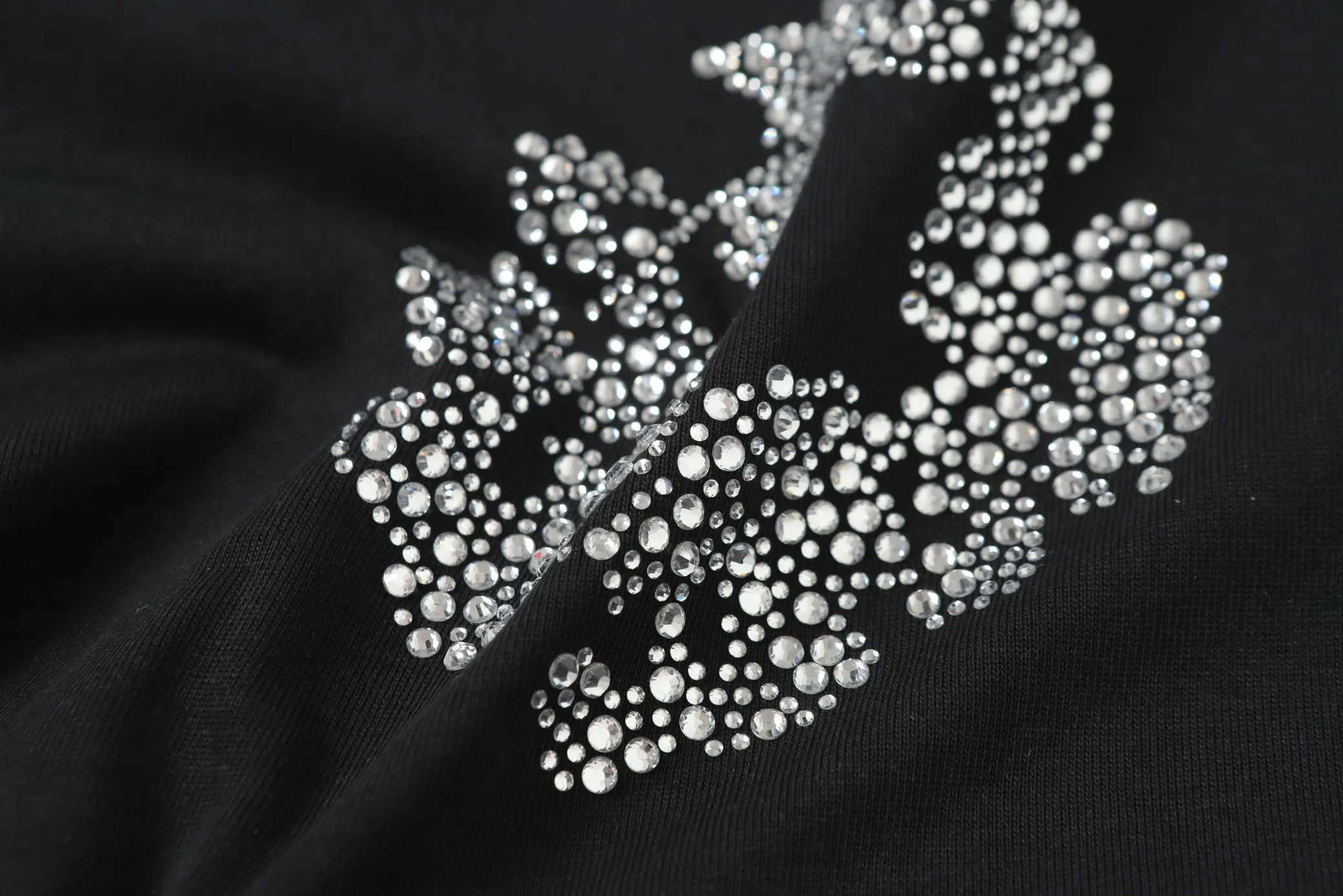 P104 205#DENIM TEARS Kapok European and American trendy brand high-quality crystal hot diamond short-sleeved suit Color: Black Gray Rose Red Size S-XL